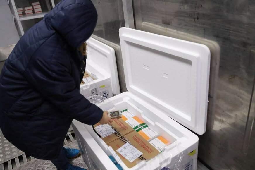 Amazonas recebe 25.300 doses de vacina contra a COVID-19