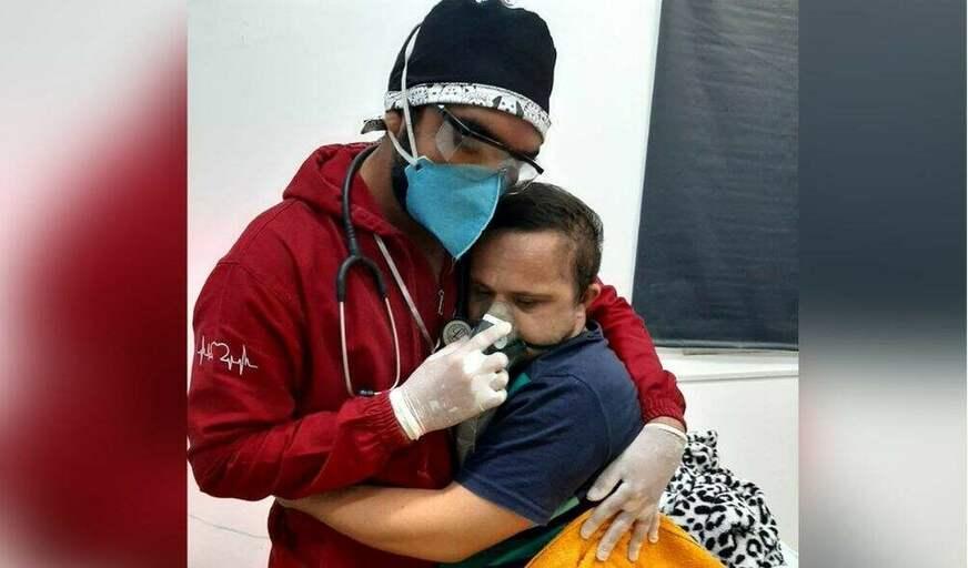 Por acalmar paciente com Síndrome de Down que estava com Covid, enfermeiro amazonense é indicado a prêmio