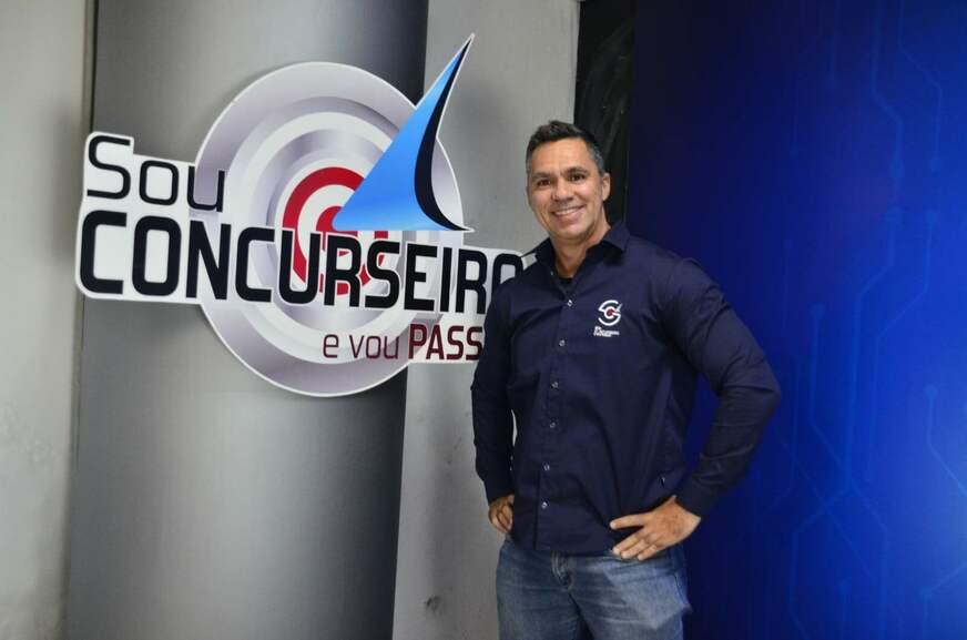 Delegado dono de curso preparatório dá dicas de estudo para concursos