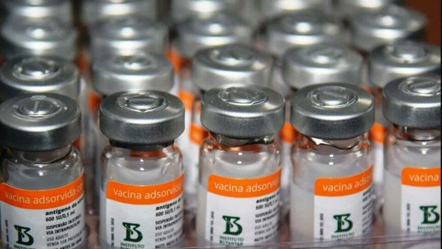 Chile confirma 3ª dose da Pfizer ou AstraZeneca para vacinados com CoronaVac