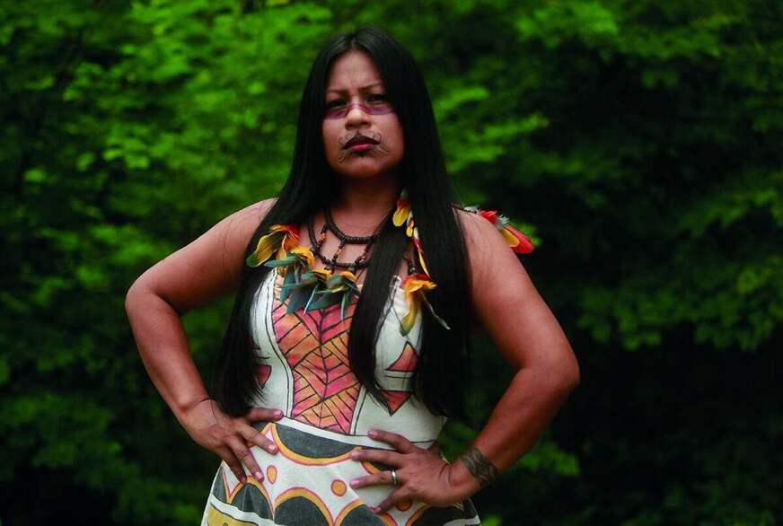 Amazonense Djuena Tikuna recebe o Prêmio Grão de Música