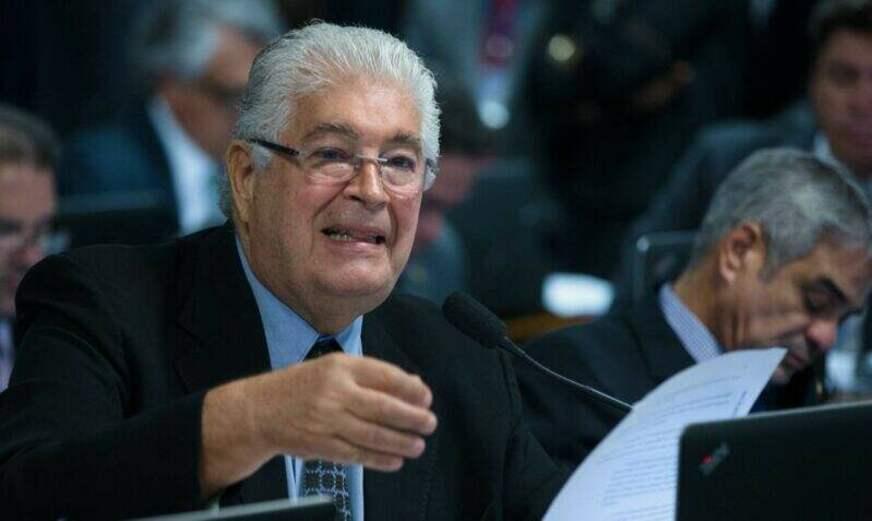 Roberto Requião oficializa saída do MDB