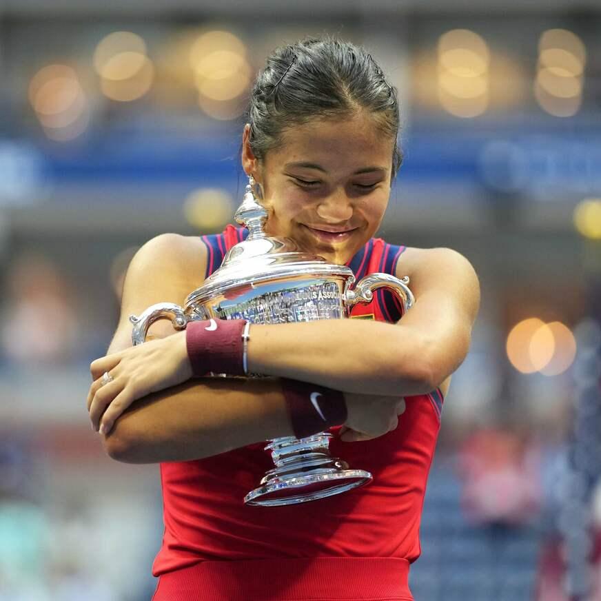 Emma Raducanu vence e faz história no Us Open