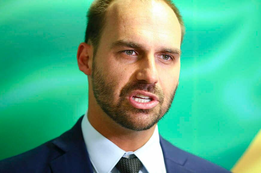 Eduardo Bolsonaro testa positivo para Covid-19