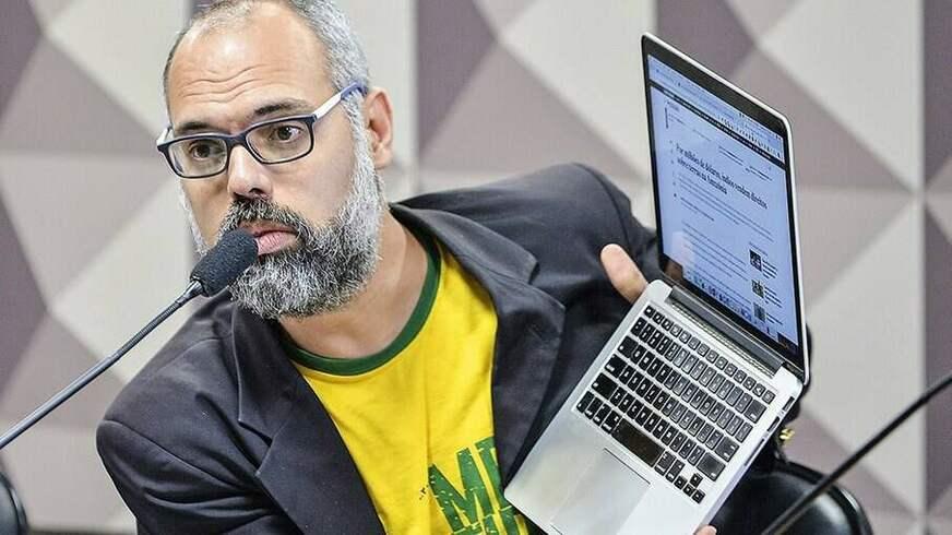 STF pede prisão e extradição do blogueiro Allan dos Santos