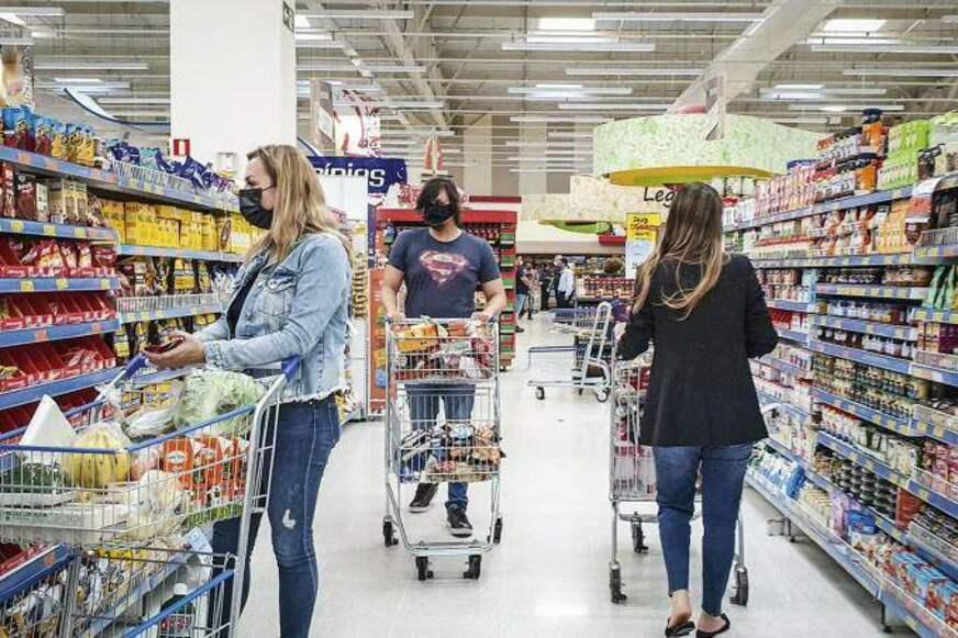 Inflação no Brasil atinge dois dígitos: 10,25% em 12 meses