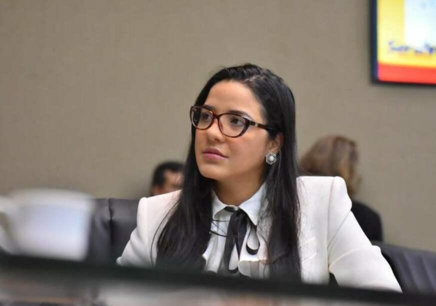 TCE-AM julga improcedente denúncia contra deputada Mayara Pinheiro