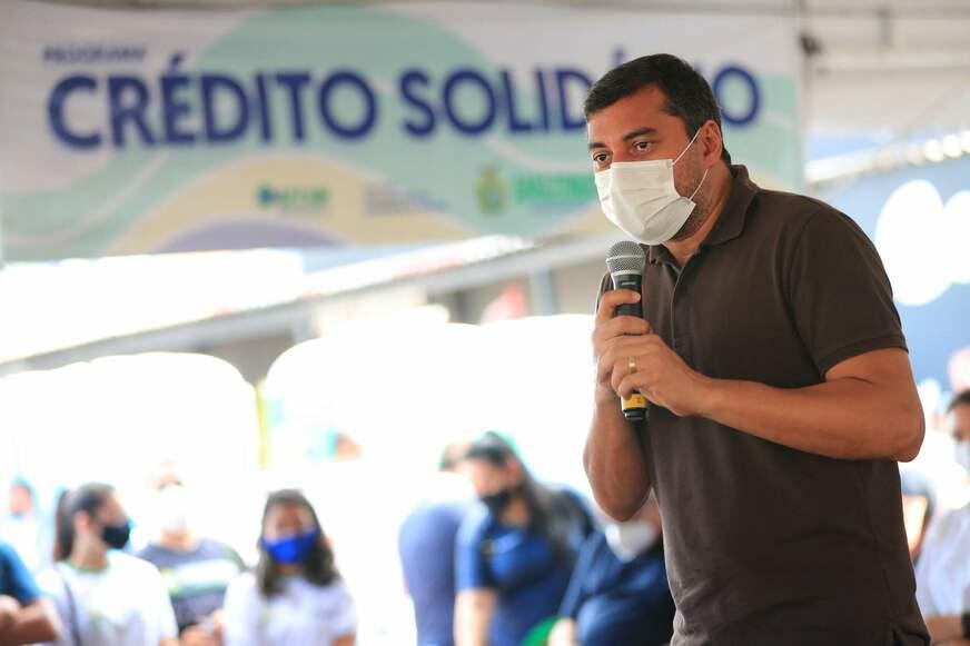 Governador alfineta opositores