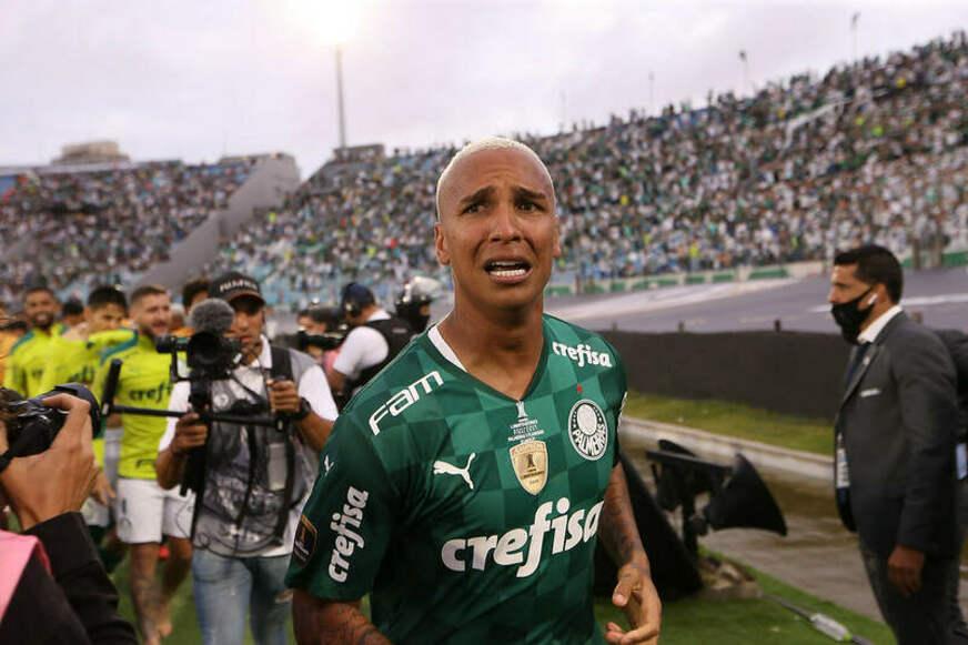 Autor do gol do título, Deyverson vai as lágrimas: ‘Sei que cometi muitas falhas’