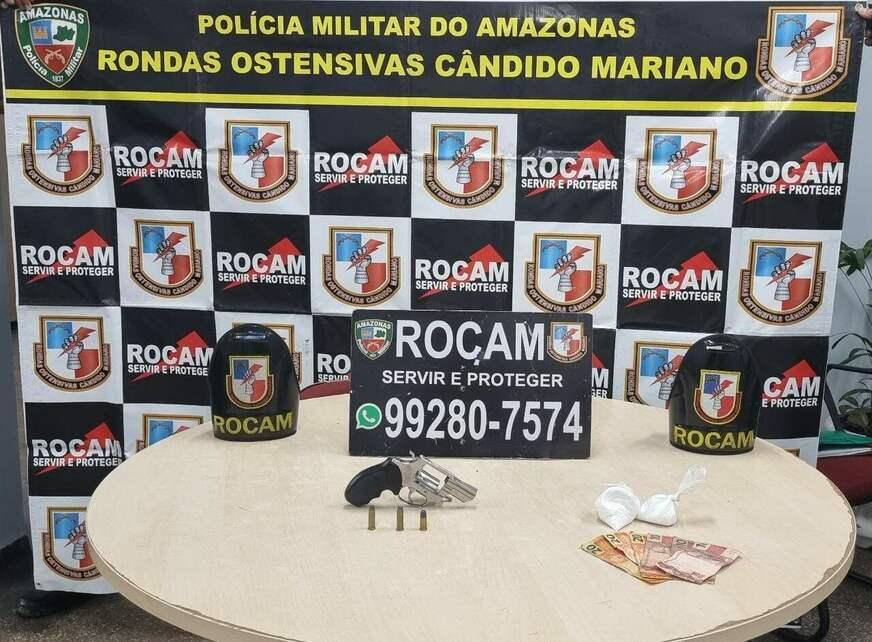 Rocam prende homem com arma e drogas no São José