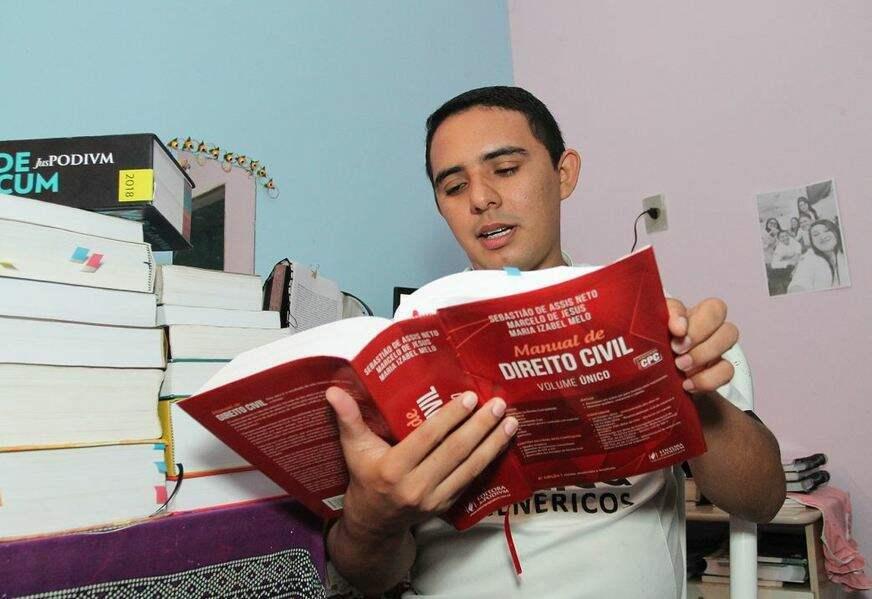 Boa quantidade de concursos em 2022 faz amazonenses ‘sonharem’ com entrada no serviço público