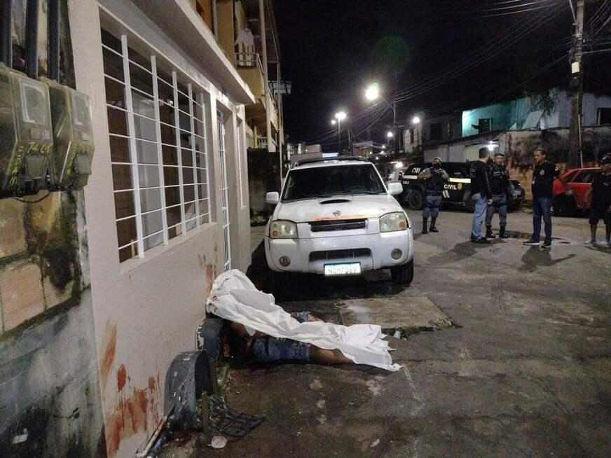 Homem é esfaqueado até a morte no Japiim