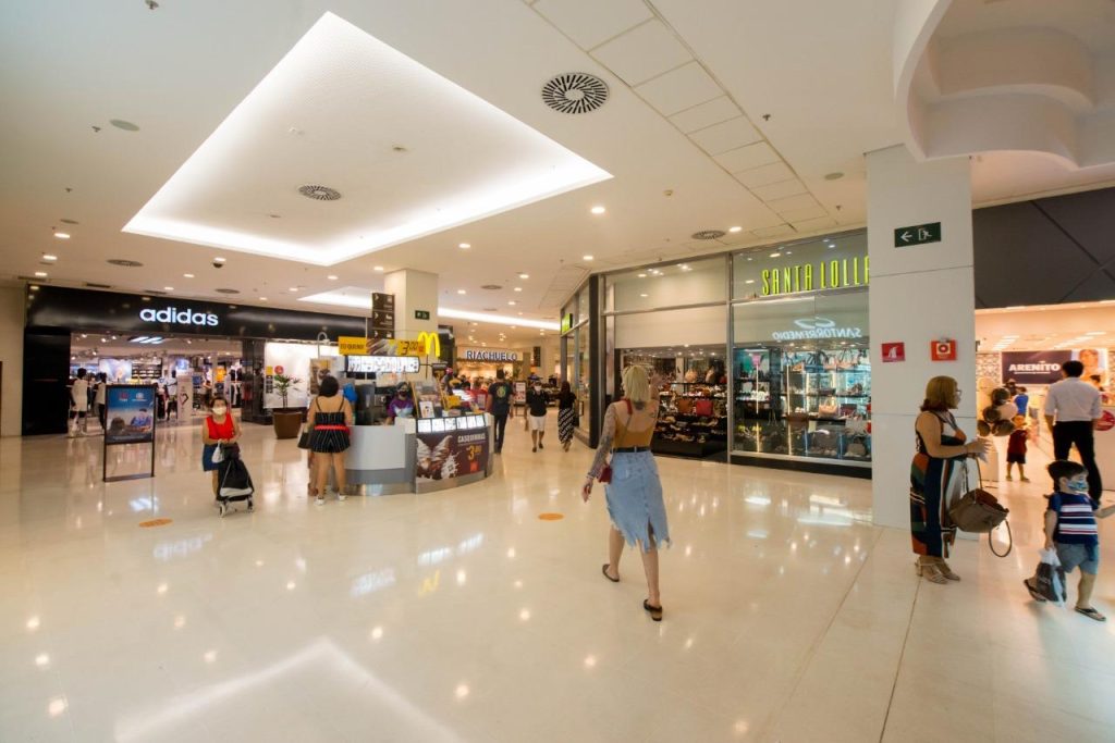 No Dia do Consumidor, Shopping Ponta Negra presenteia clientes com brindes e descontos