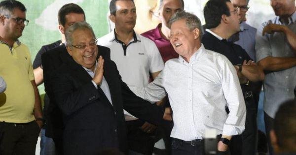 Wilson joga Amazonino no colo de Arthur