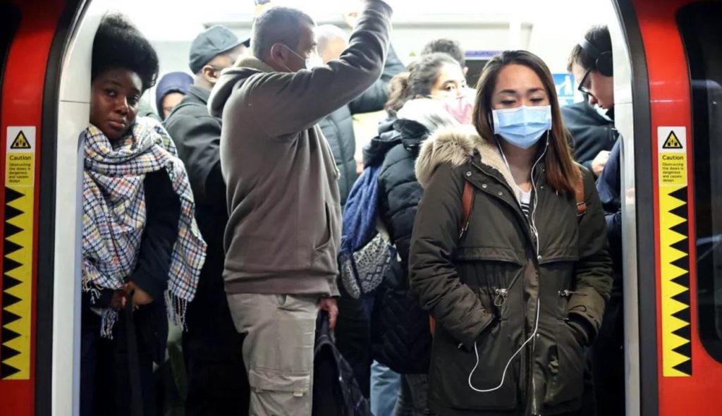 Pandemia de covid-19 está ‘longe de terminar’, diz OMS