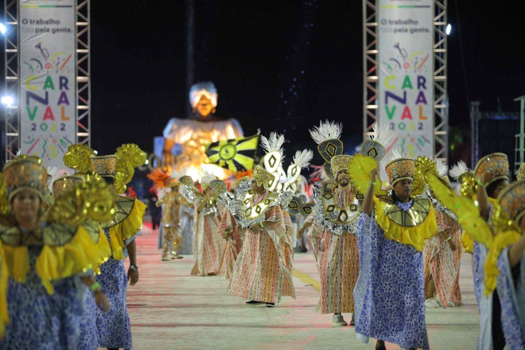 Escolas do Grupo A se apresentam no segundo dia de desfile