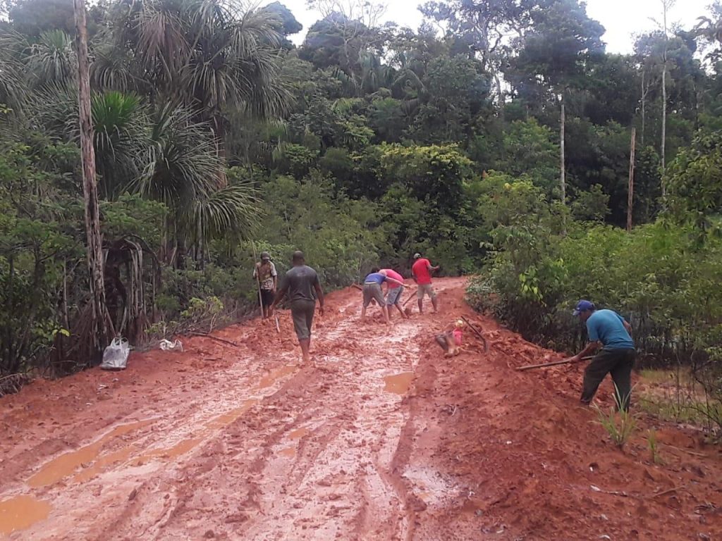 Chuva, lama e muita dor de cabeça em ramal do Careiro