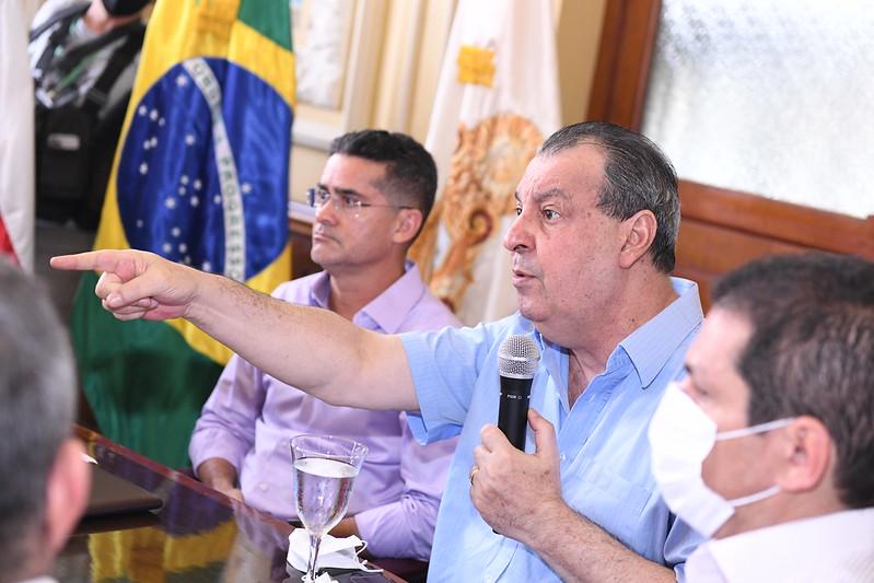Omar Aziz está em busca do 62º prefeito