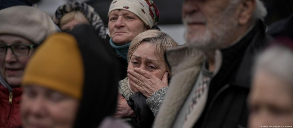 Retirada russa revela mortes civis em massa na Ucrânia