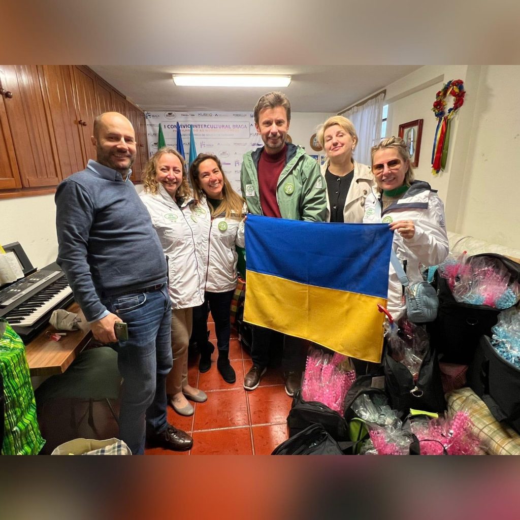 APA Móveis se une a clientes para ajudar mulheres e crianças ucranianas refugiadas