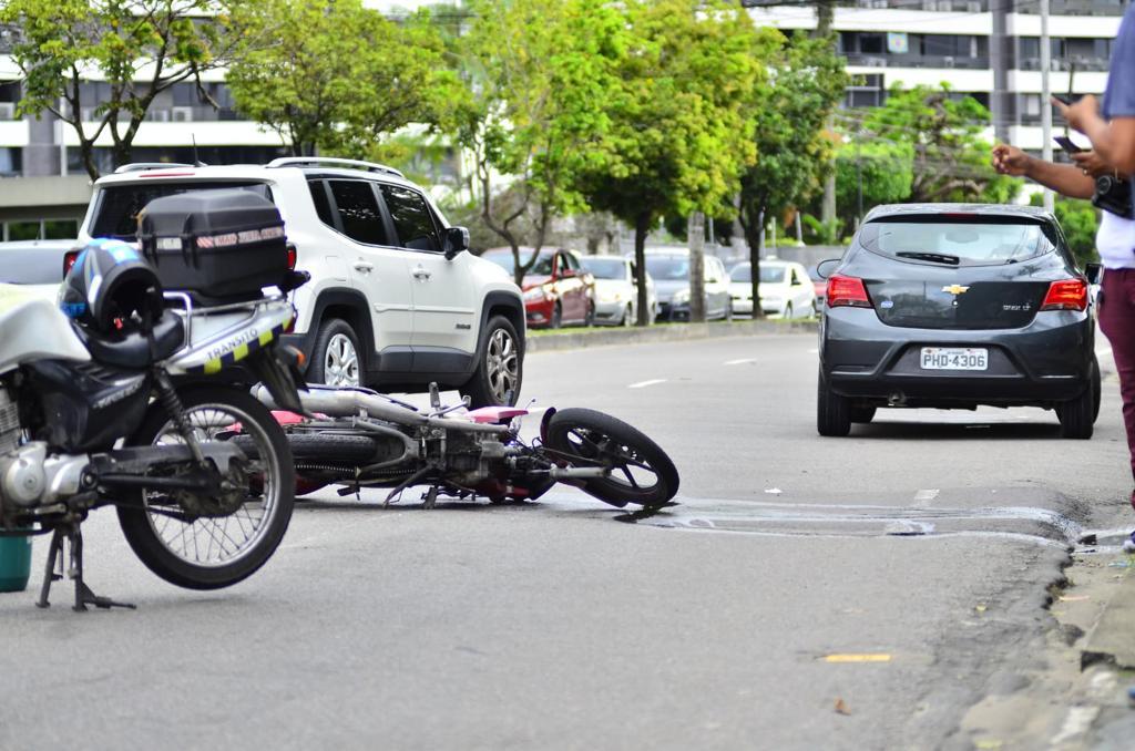 Homem morre em acidente de moto a caminho do trabalho