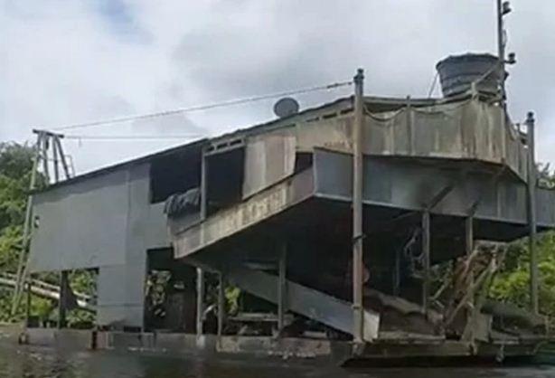 Balsa de garimpeiros que invadiu território indígena no Pará é apreendida