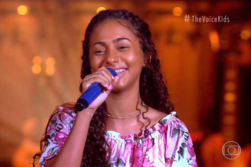 Izabelle Ribeiro apresenta o programa local ‘Fora de Órbita’