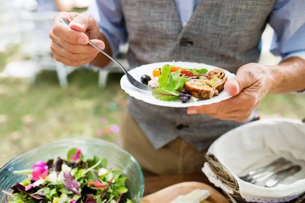 Entenda como manter uma alimentação saudável depois dos 50