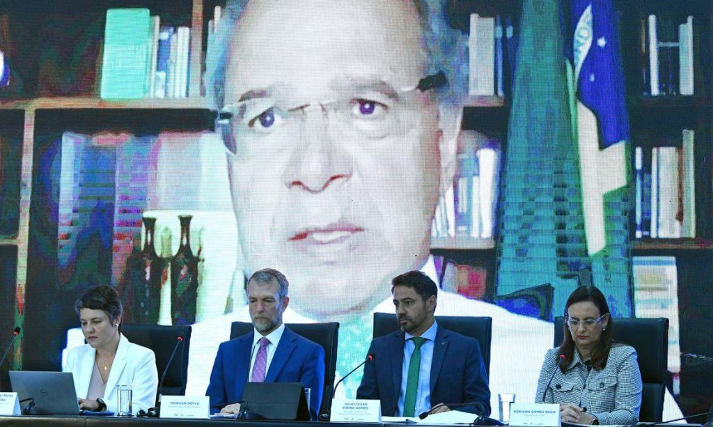 Ministro diz que Brasil pode se beneficiar da crise internacional