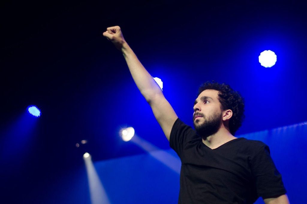 Murilo Couto se apresenta em Manaus neste sábado (14)