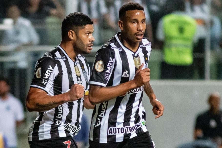 Jogador Hulk durante jogo entre Atlético-MG e Atlético-GO