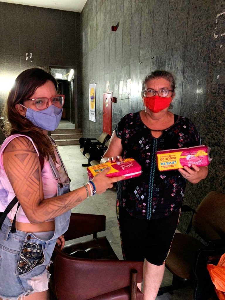 Projeto combate pobreza menstrual com produção de absorventes ecológicos em Manaus