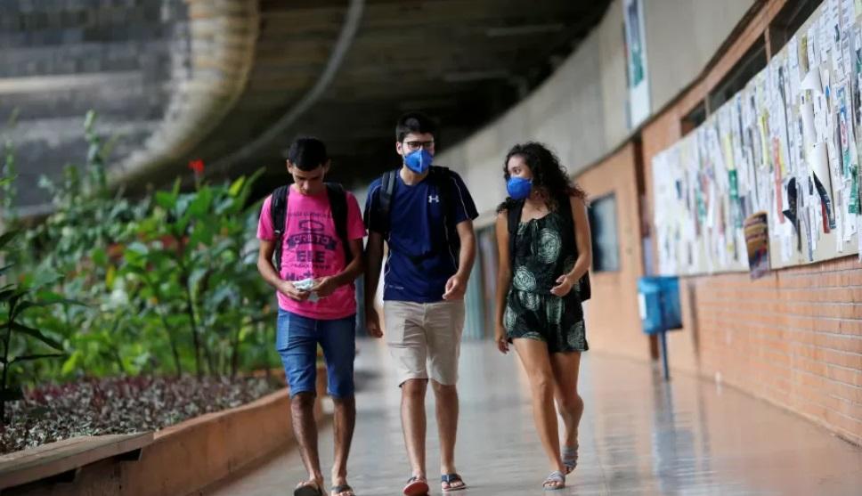 PEC que pode cobrar mensalidade em universidade pública deve ser votada nesta terça-feira (24)