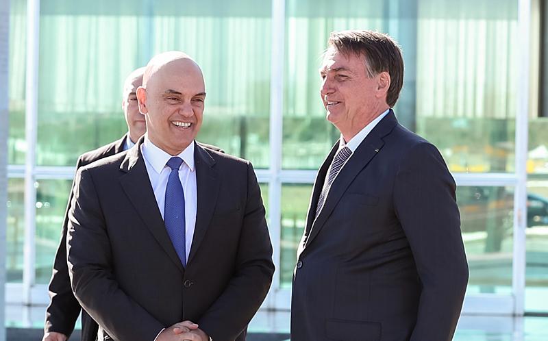 Bolsonaro recorre e pede que plenário do STF julgue ação contra Moraes