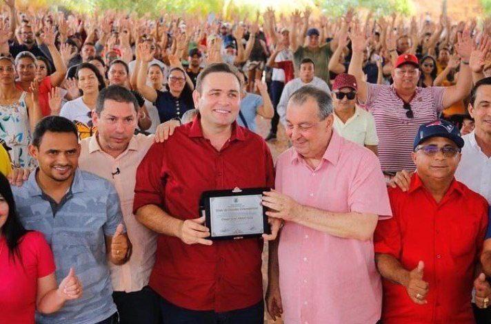 Omar Aziz recebe título de Cidadão Eirunepense