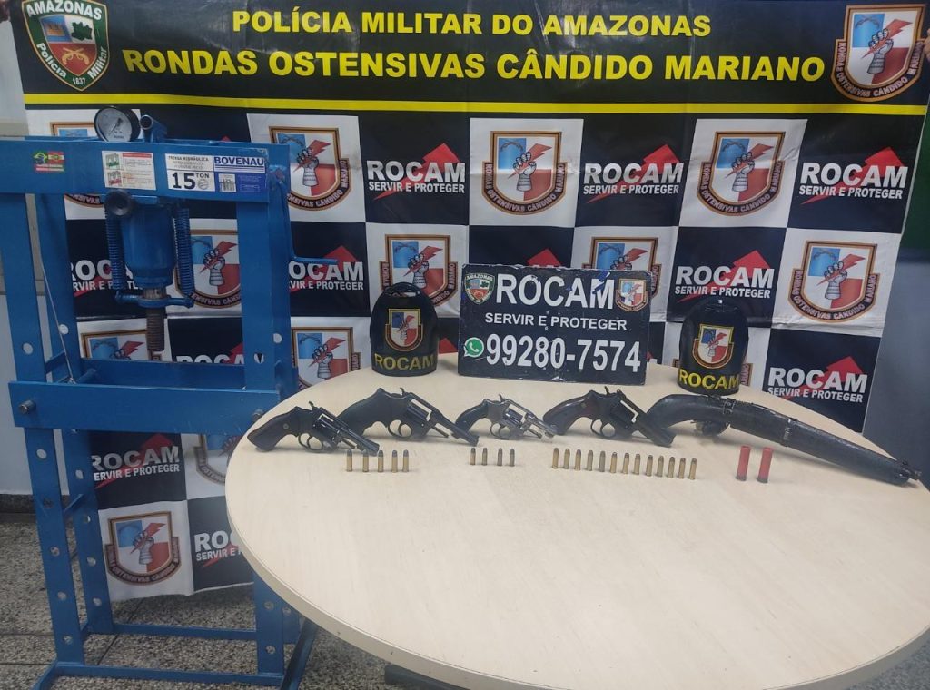 Homem é preso com arsenal de armas e munições no Tarumã