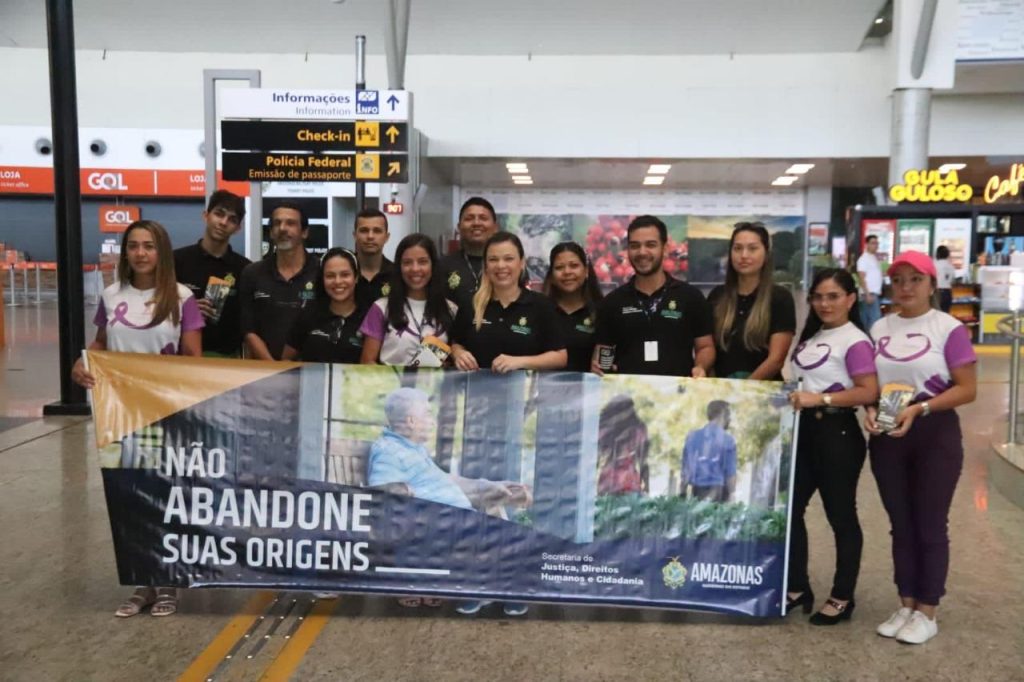 Campanha em alusão a proteção de idosos é realizada em Manaus