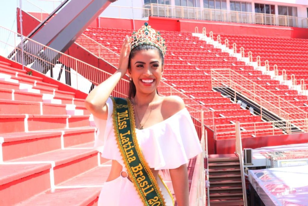 De Rainha do Folclore para o mundo, agora como Miss