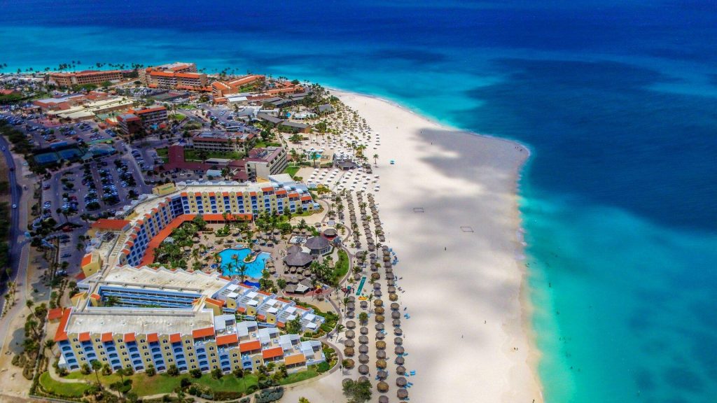 Aruba suspende todos os protocolos de entrada
