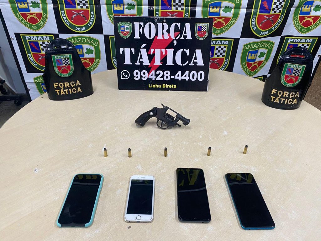 Jovem é preso por roubos de celulares no bairro Coroado