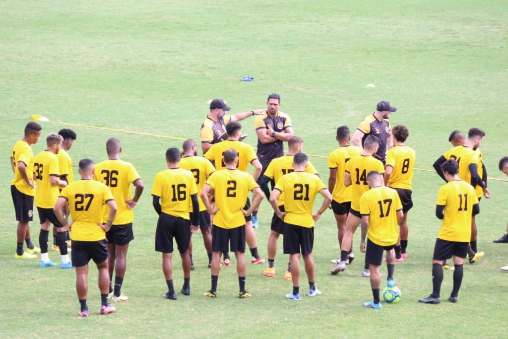 Rafael Lacerda elogia grupo do Amazonas FC e avalia não precisar de mais reforços: