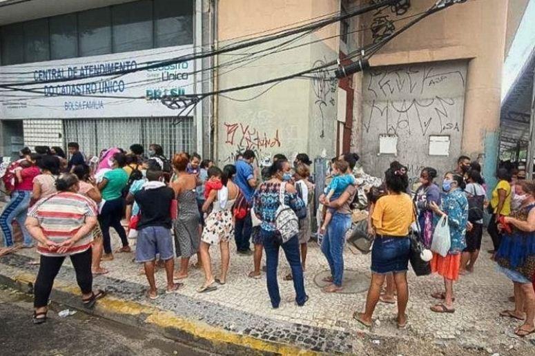 As filas da vergonha nacional