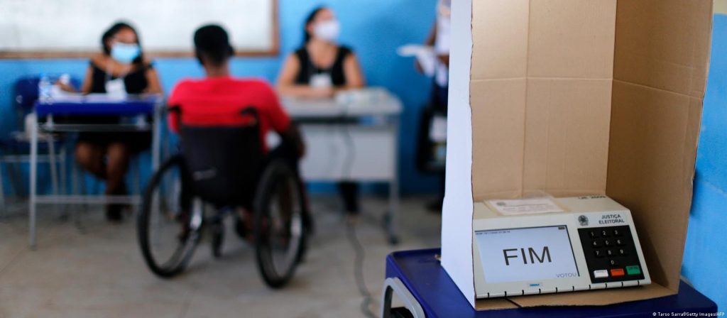 Servidores da Abin defendem urna eletrônica