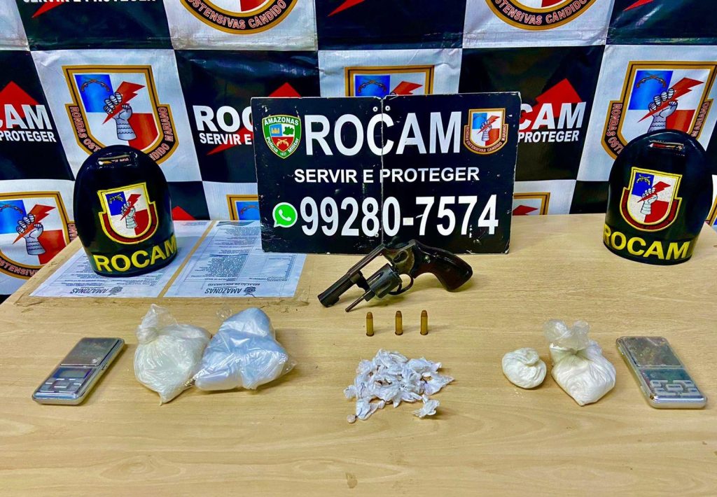 Homem é preso ao tentar fugir com drogas e uma arma