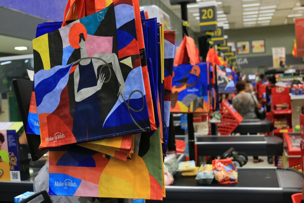 Lei proíbe, a partir desta segunda-feira, sacolas plásticas no DF