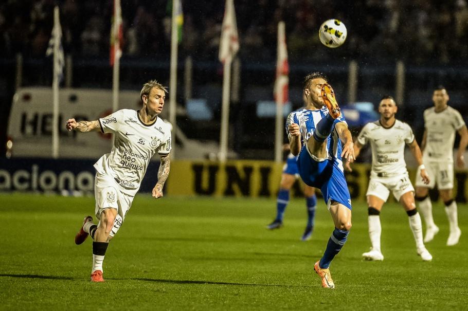 Corinthians e Avaí empatam em 1 a 1