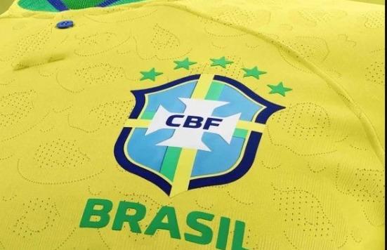 Nike veta nomes de Bolsonaro, Lula e ‘Mito’ na camisa do Brasil
