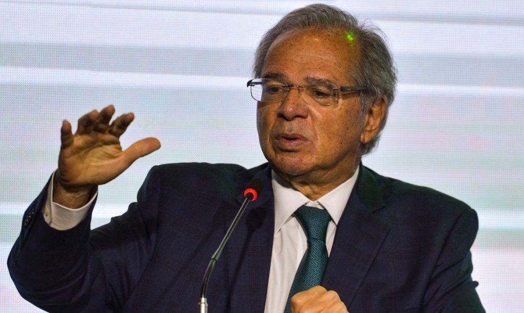 Ministro Paulo Guedes diz que desemprego cairá para 8% antes do fim do ano