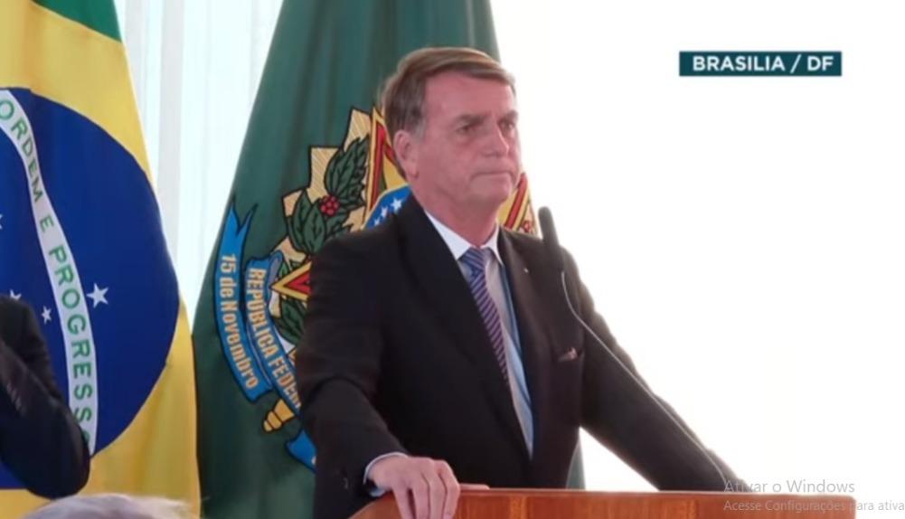 PGE entra com ação no TSE contra Bolsonaro por reunião com embaixadores