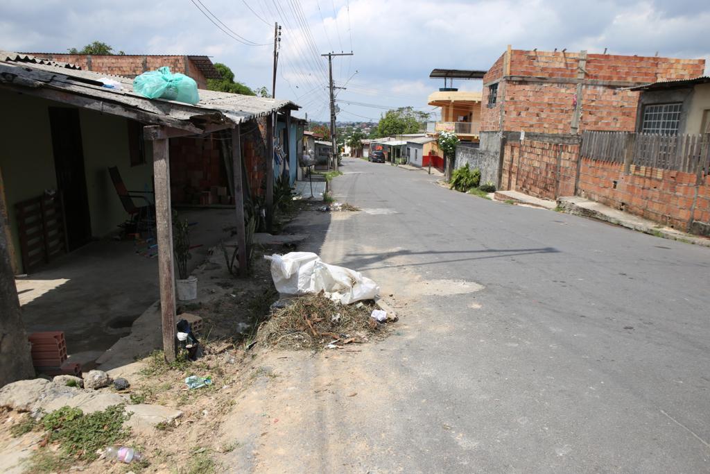 Homem é executado com dez tiros enquanto dormia com a família